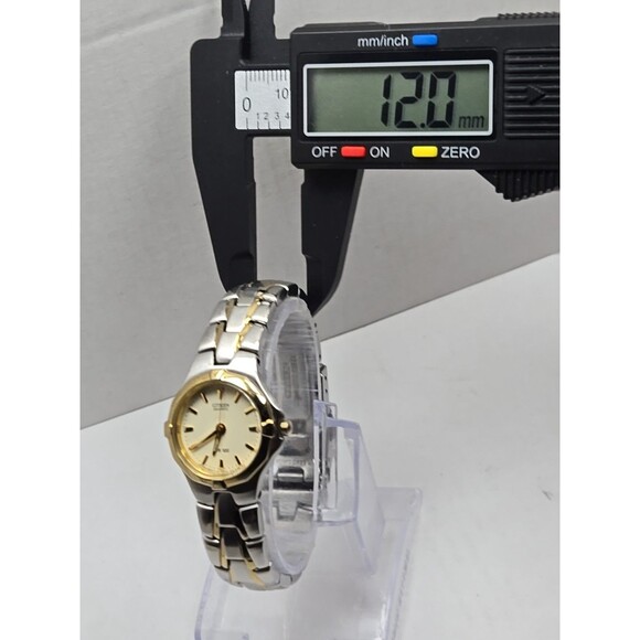 Citizen Quartz WR100 Two Tone Womens Watch 5930 New Battery Stainless Steel - Picture 6 of 11
